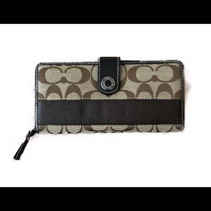 Coach Double C Zip Wallet